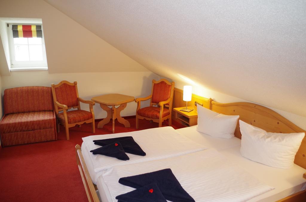 Hotel Alttolkewitzer Hof Dresden Exterior photo
