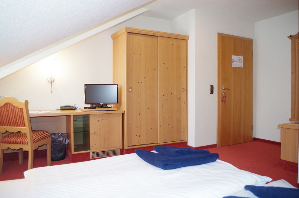 Hotel Alttolkewitzer Hof Dresden Exterior photo